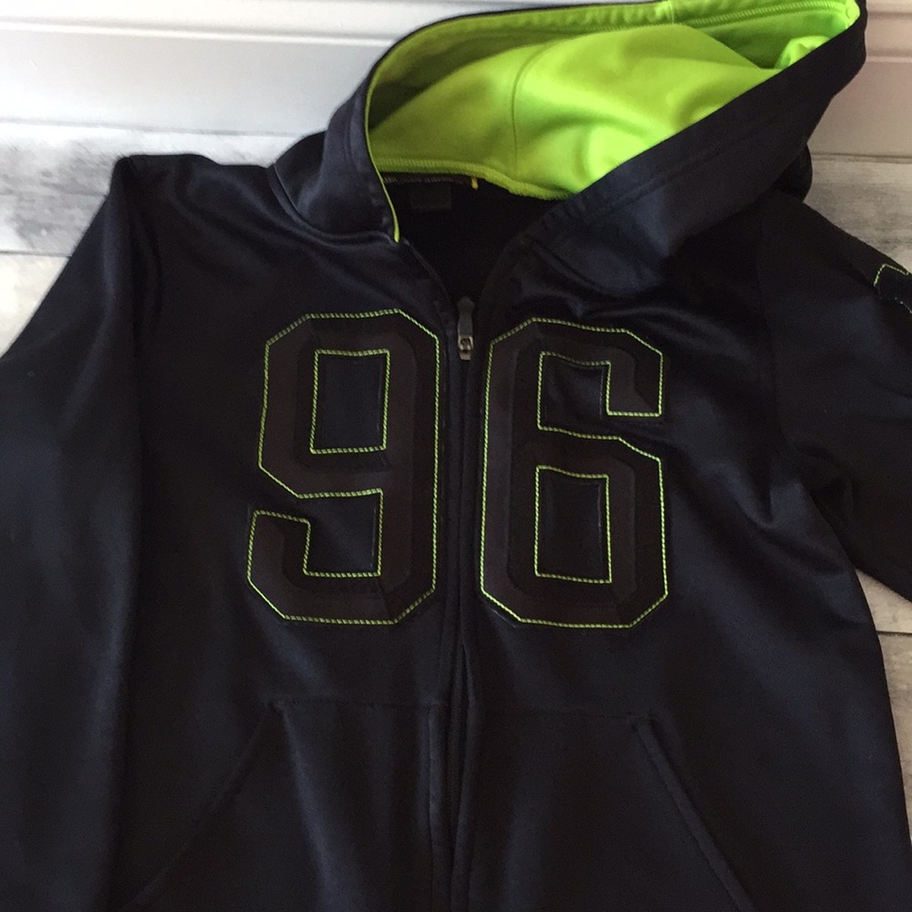 Under Armour sweatshirt